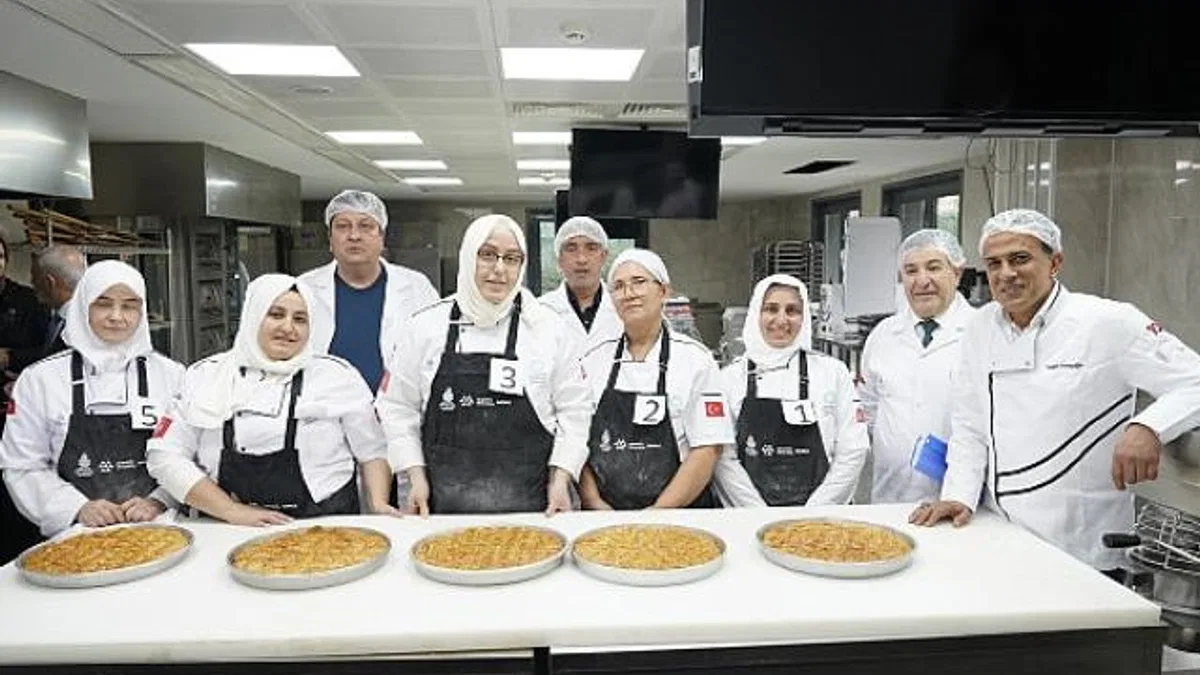 Enstitü İstanbul İsmek Kadınları En İyi Baklavayı Yapmak İçin Yarıştı