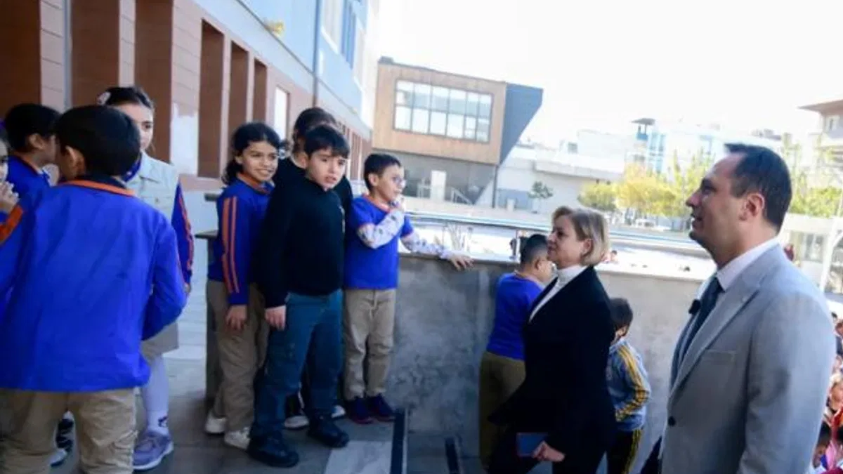 İzmir Bornova’da öğretmenler Günü özel etkinliklerle kutlandı