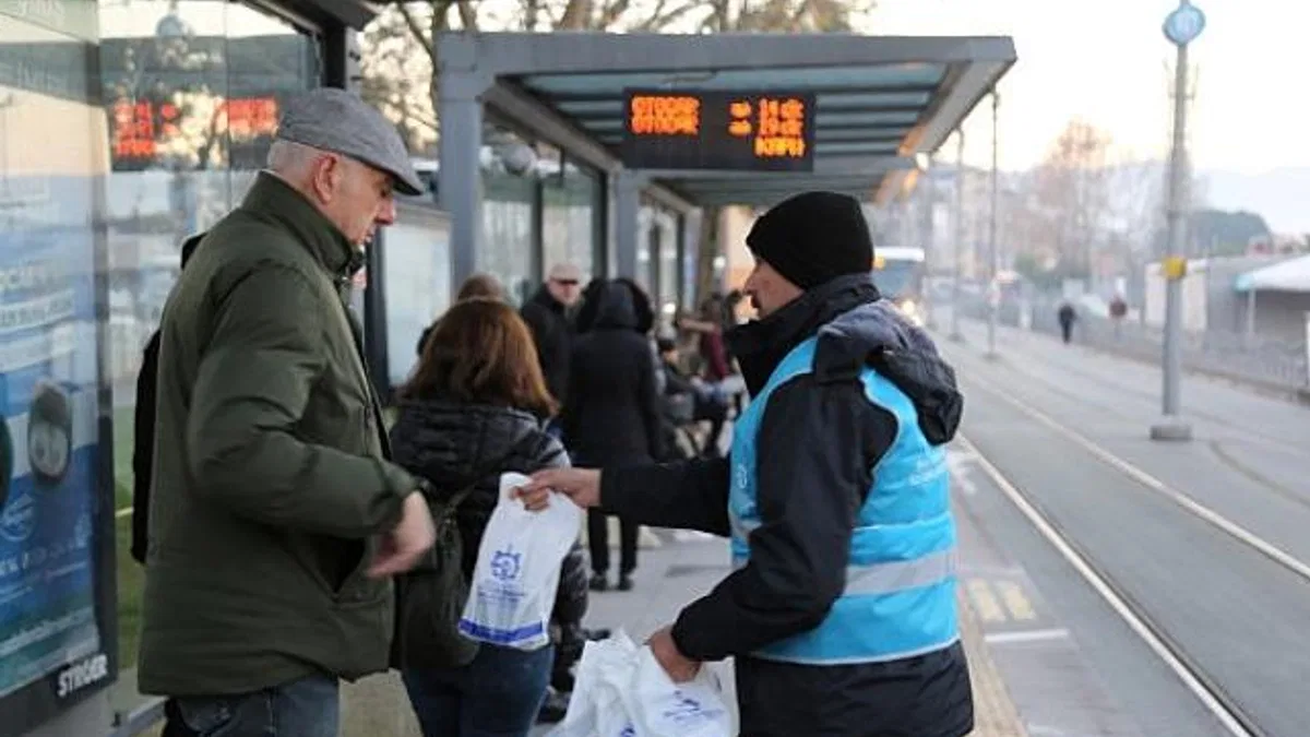 Büyükşehir, 4 bin 600 kandil simidi dağıttı