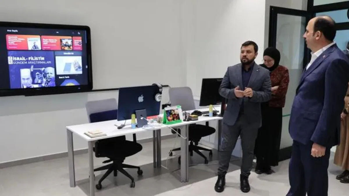 Konya’da Başkan Altay, üniversiteli gençleri dinledi