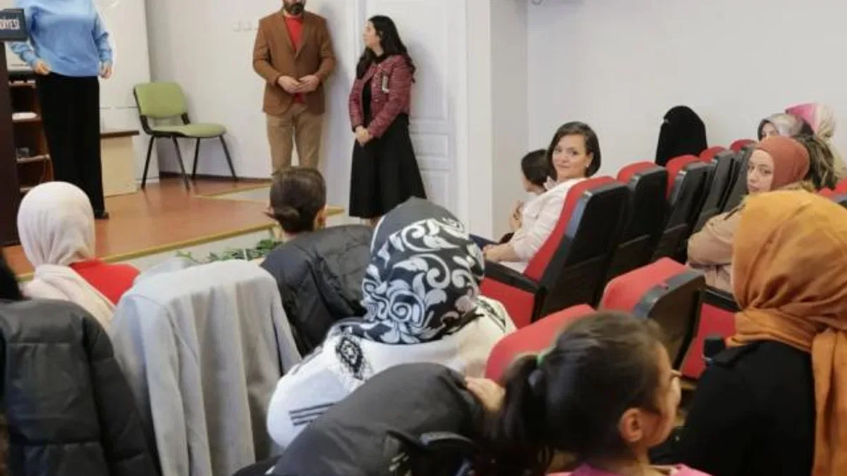 İzmir Karabağlar’da annelere farkındalık eğitimi