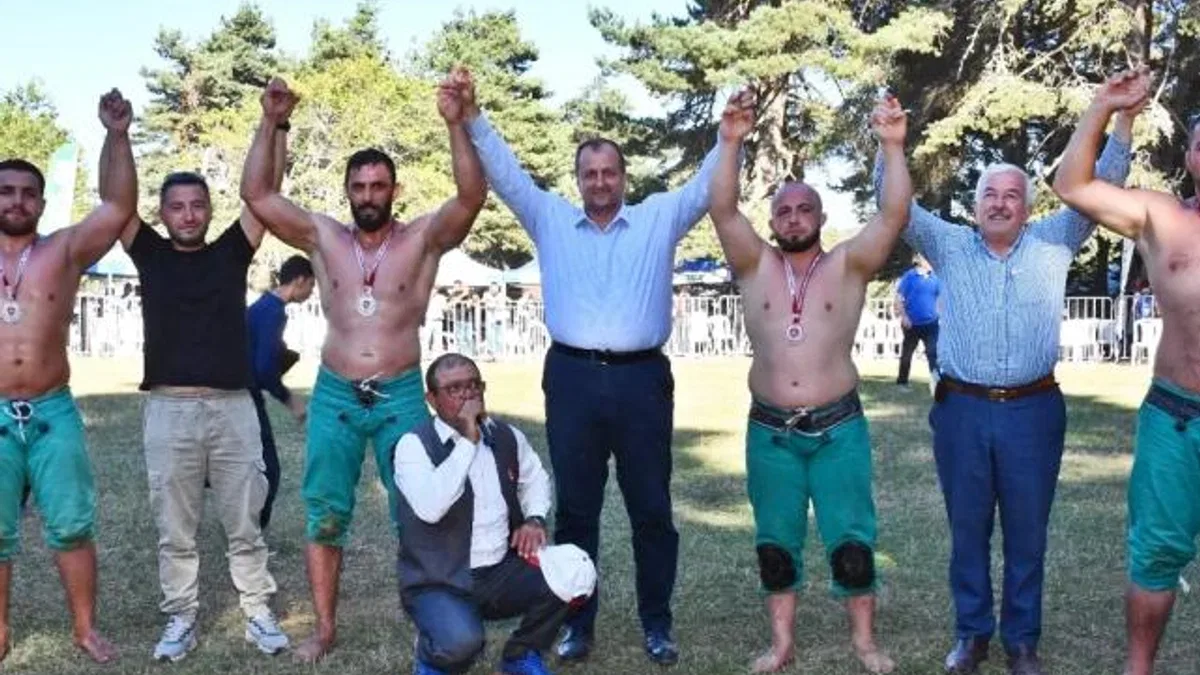 İznik Alıç Yaylası’nda kıran kırana güreş