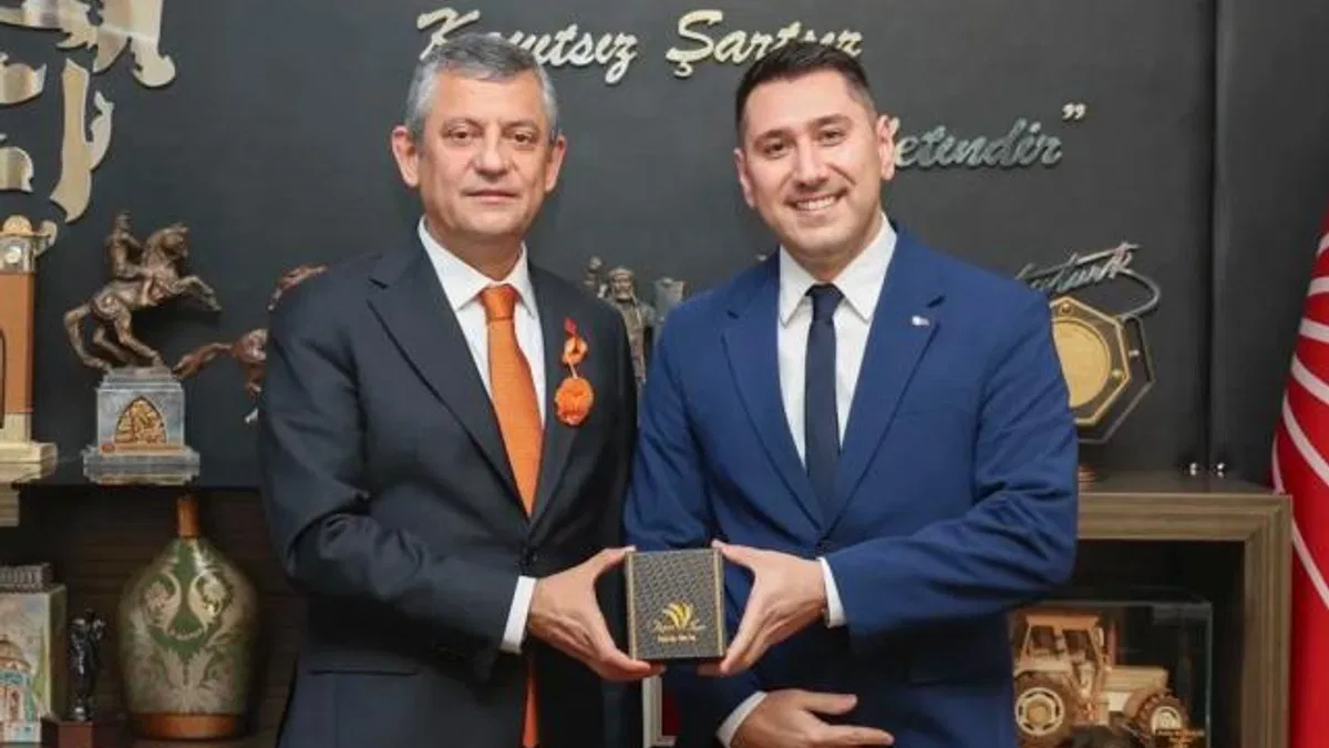 Deniz Karafazlı, CHP Genel Başkanı Özgür Özel’i ziyaret etti