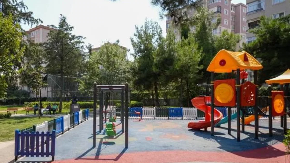 İstanbul Maltepe’de Cemal Süreya Parkı sil baştan yenilendi