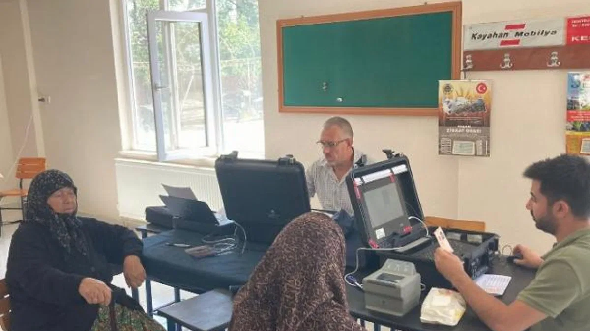 Keşan’da 9439 kişiden 1625 kişi kimliklerini yeniledi