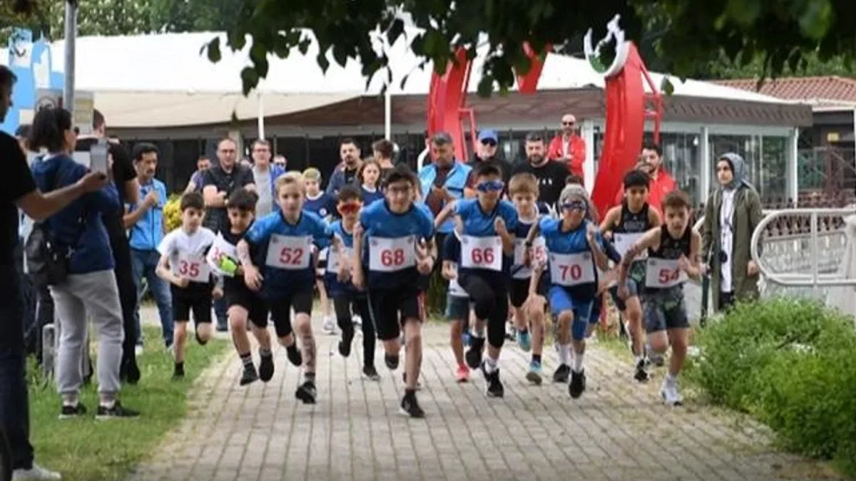 Bursa Osmangazi’de genç sporcuların duatlon heyecanı
