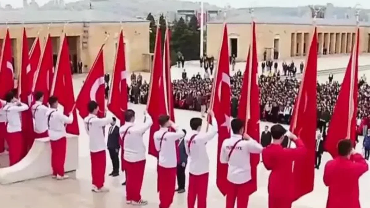 Anıtkabir’de 19 Mayıs töreni… Gençler Anıtkabir’de