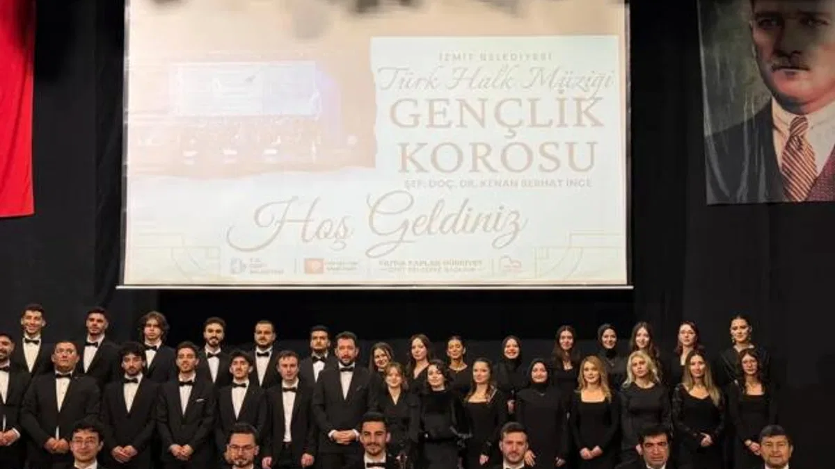 Kocaeli İzmit’te THM Gençlik Korosu’ndan muhteşem konser