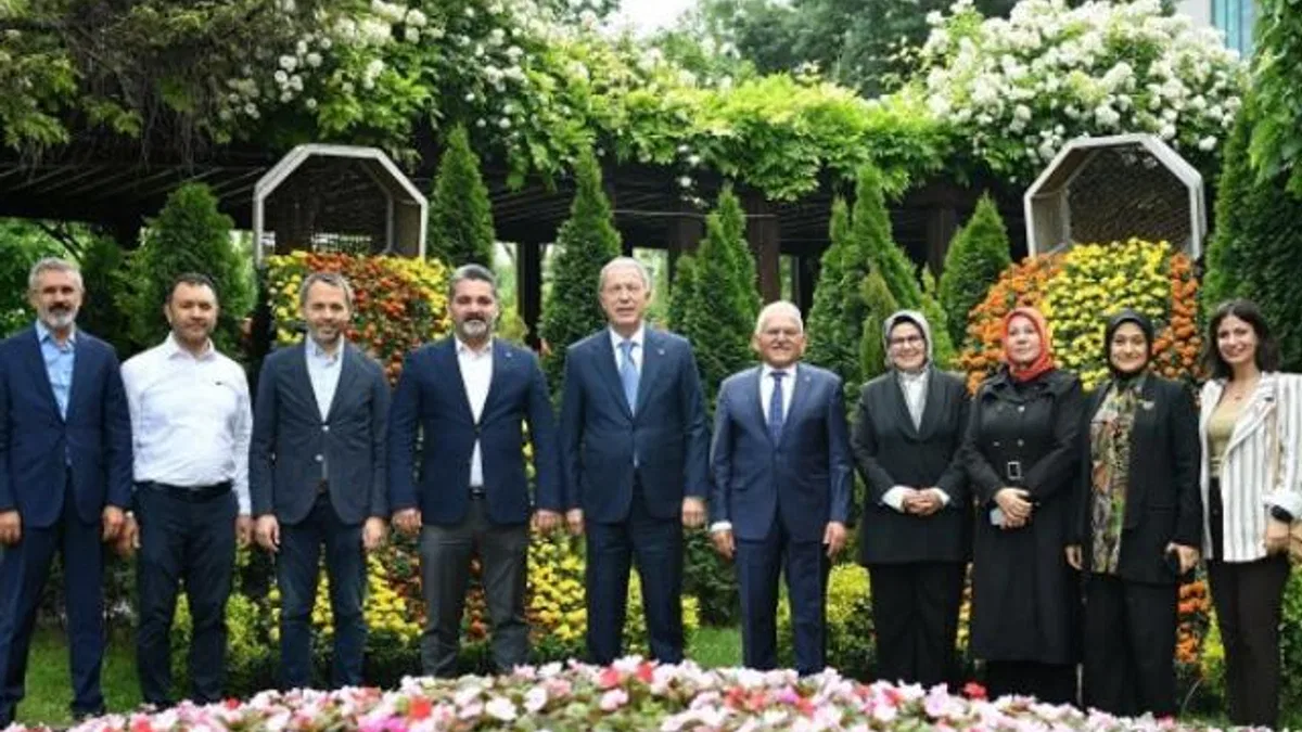 Hulusi Akar ve Ayşe Böhürler’den Büyükkılıç’a tebrik ziyareti