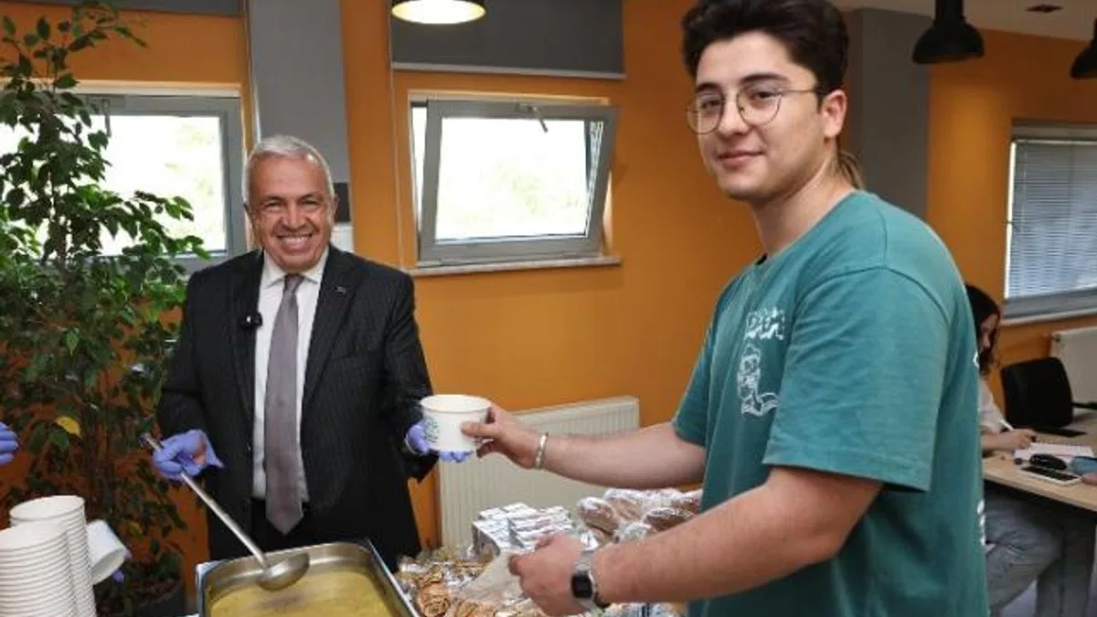 Başkan Şadi Özdemir’den öğrencilere sınav morali