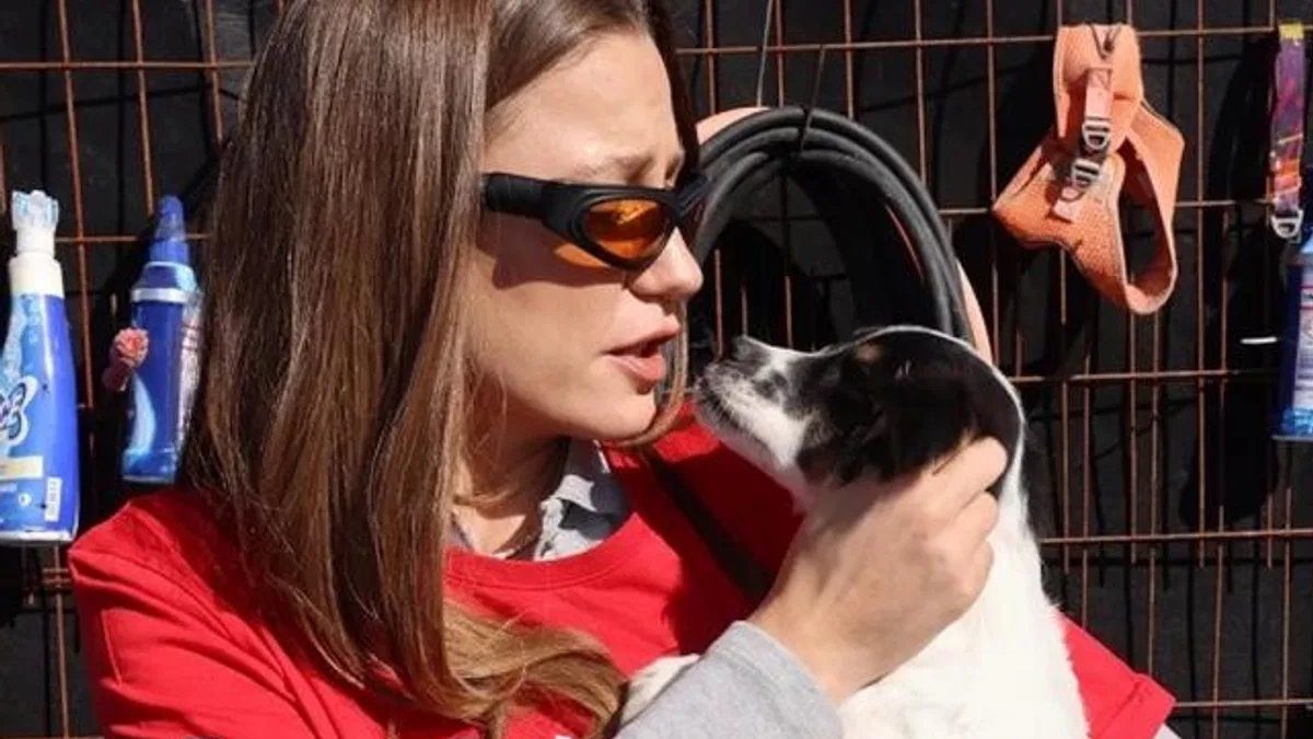 Serenay Sarıkaya’dan ‘can dostlar’ için özel mesai