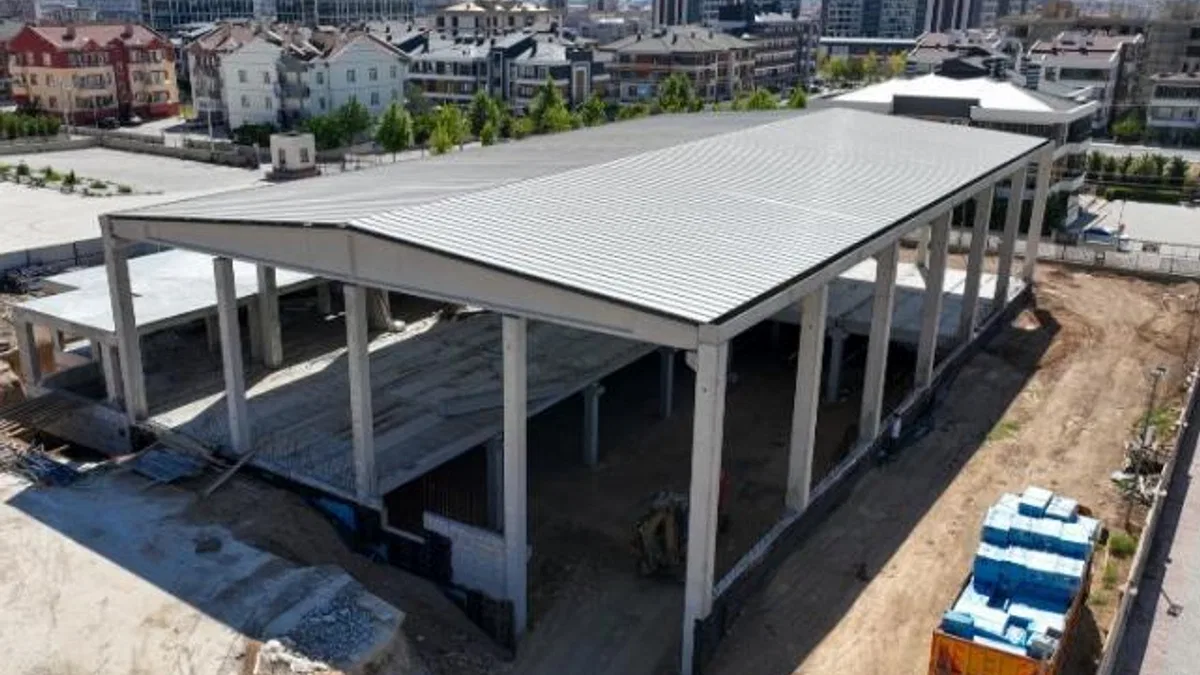 Konya Spor Lisesi’ne kapalı spor salonu ve suni çim saha kazandırılıyor