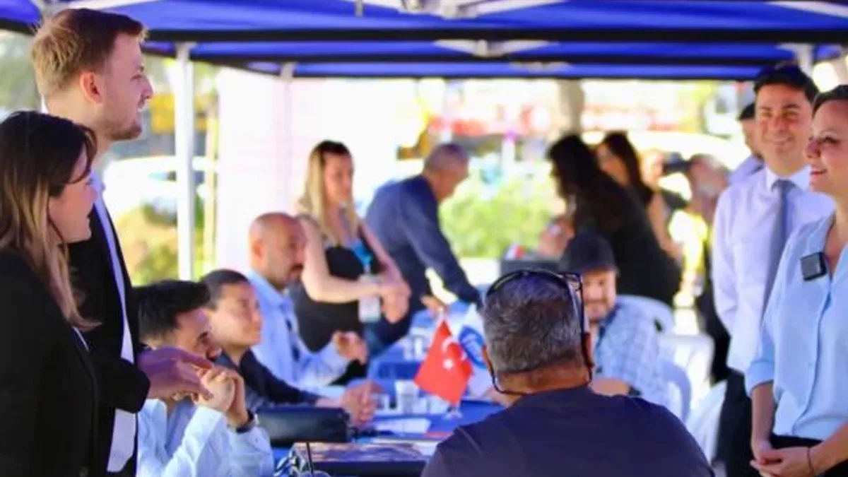 İzmir Karabağlar’da İstihdam Günleri yoğun ilgi gördü