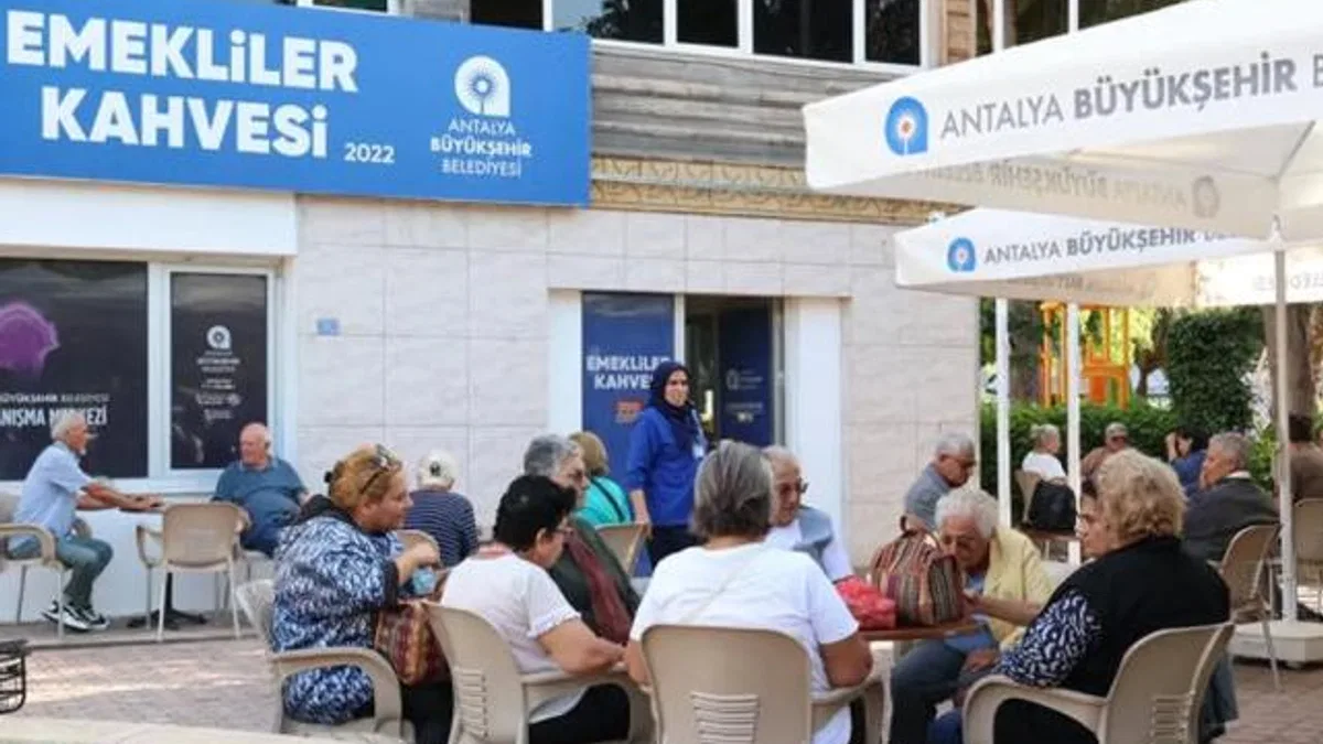 Antalya Büyükşehir Belediyesi emeklileri de unutmuyor