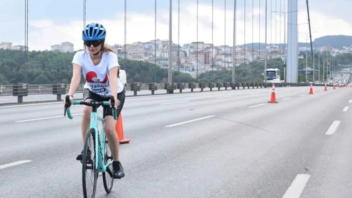 Ünlü oyuncu Avrupa’dan Asya’ya pedal çevirerek geçti