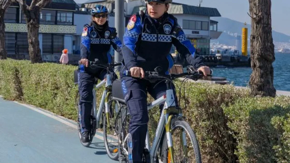 İzmir’de kadın emeği kenti güzelleştiriyor