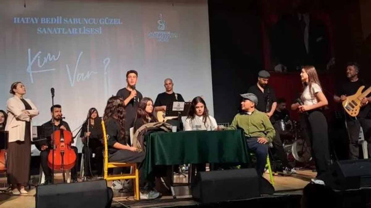 MEB’in ‘Kim var’ı liselileri sahneyle buluşturdu