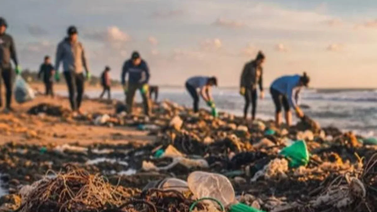 Antalya’da deniz gönüllüleri kıyı temizliği için buluşuyor