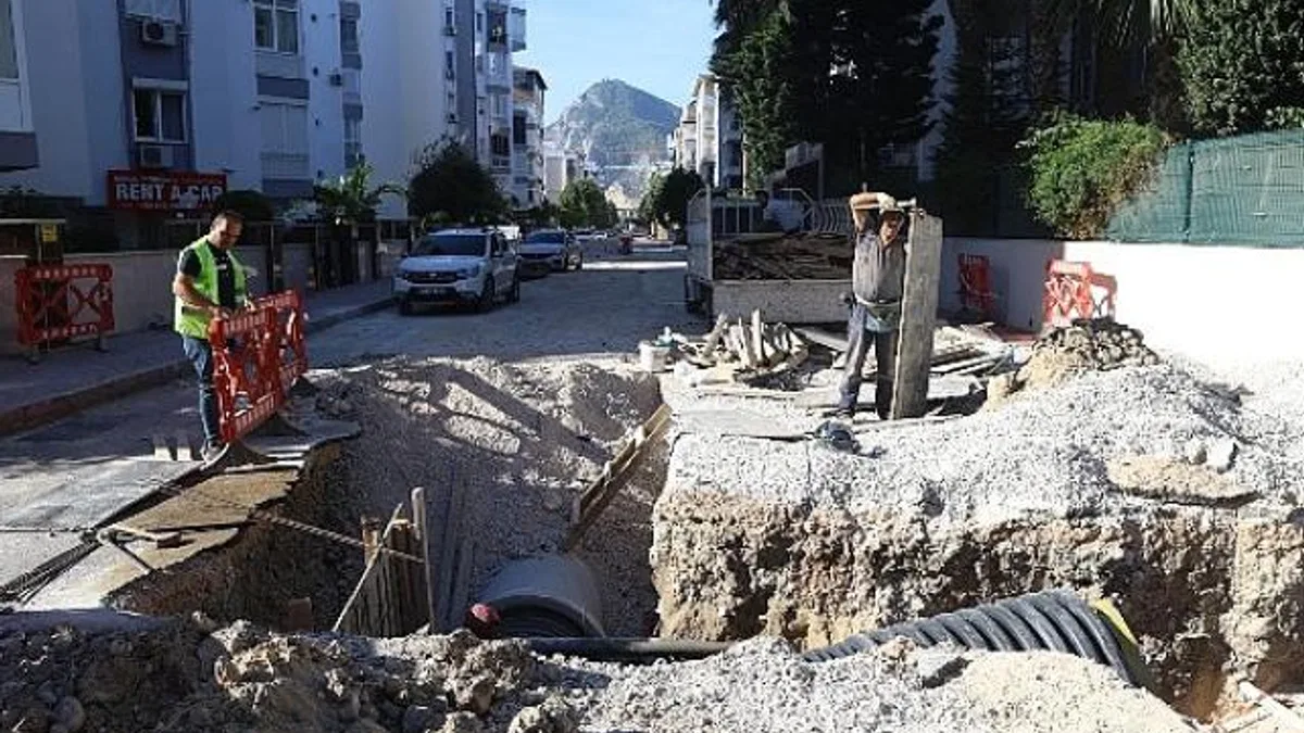 Büyükşehir’in yağmur suyu hattı çalışmaları devam ediyor