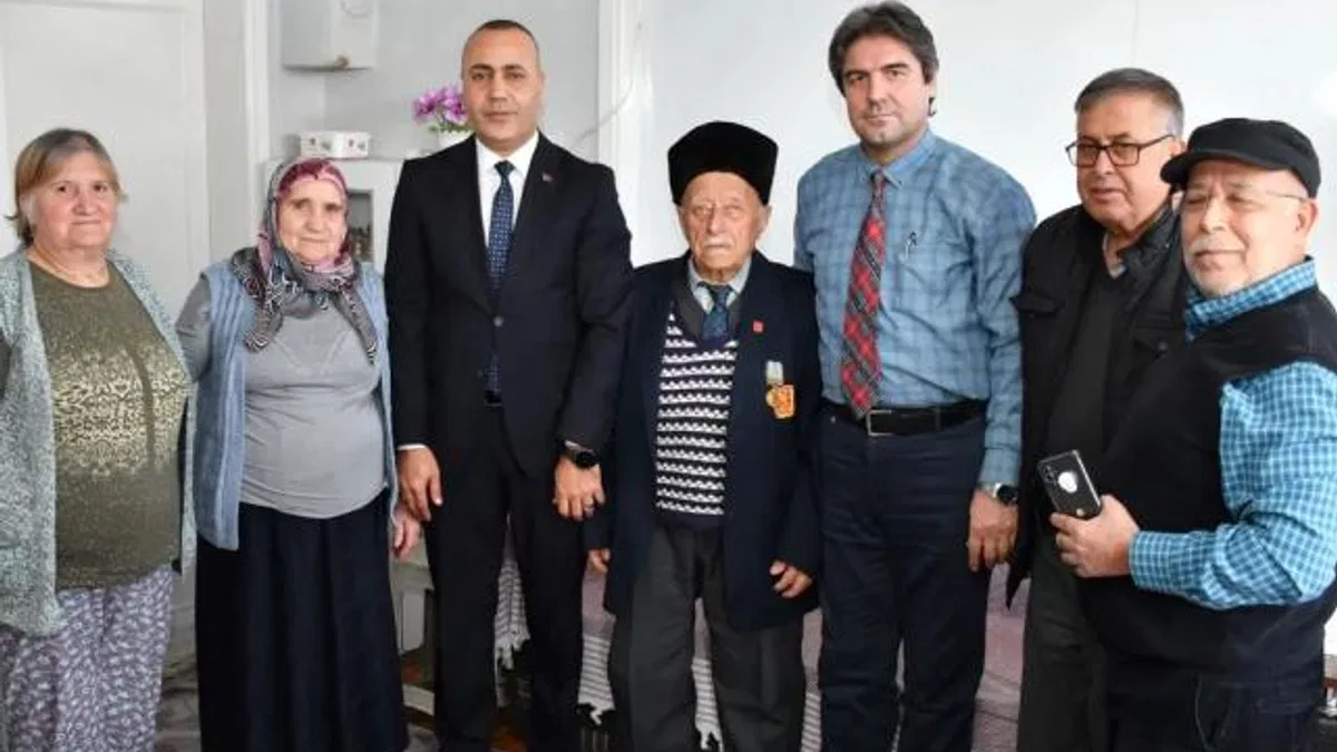 Manisa’daki Kore Gazileri’ne Büyükşehir’den ziyaret