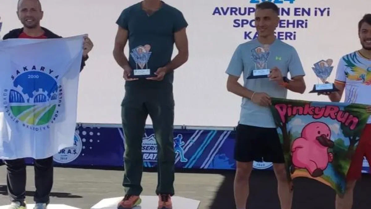 Sakaryalı atletizm sporcuları Kayseri’den madalyalarla döndü