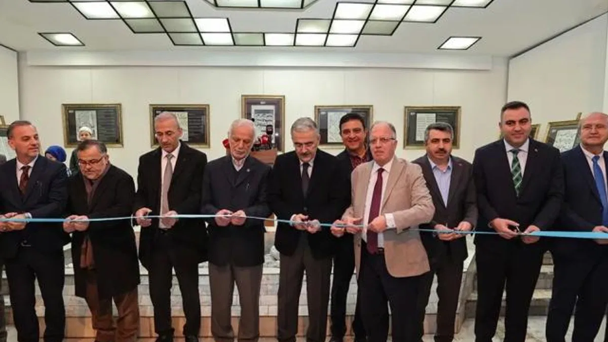 “Bursevi’nin kaleminden” sergisi açıldı
