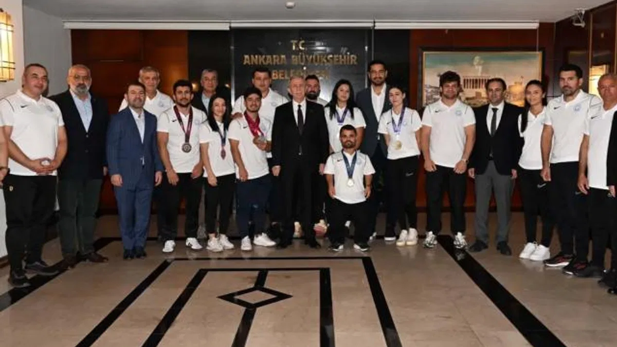 ASKİ’li sporculardan Başkan Yavaş’a ziyaret