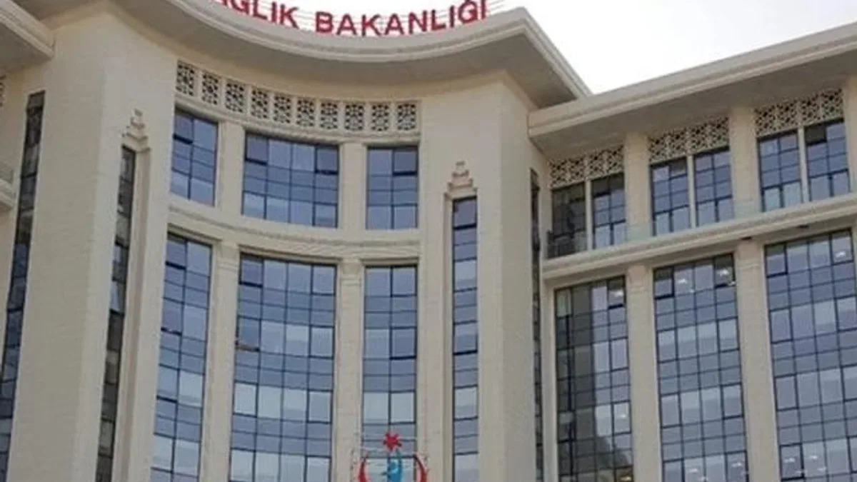 381 bin sağlık çalışanı bayram boyunca görev başında
