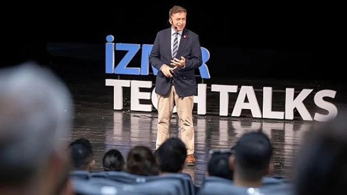 TechTalks’ta yeni çağ açılımı Kuzuloğlu, “İnsanın insanı yönettiği son kuşak olabiliriz”
