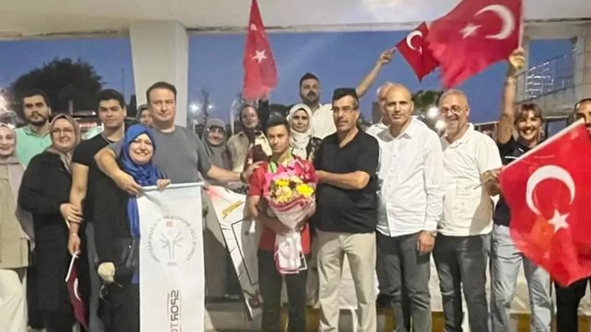 Muhammed Eren Uysal’dan Dünya ve Avrupa rekoru!