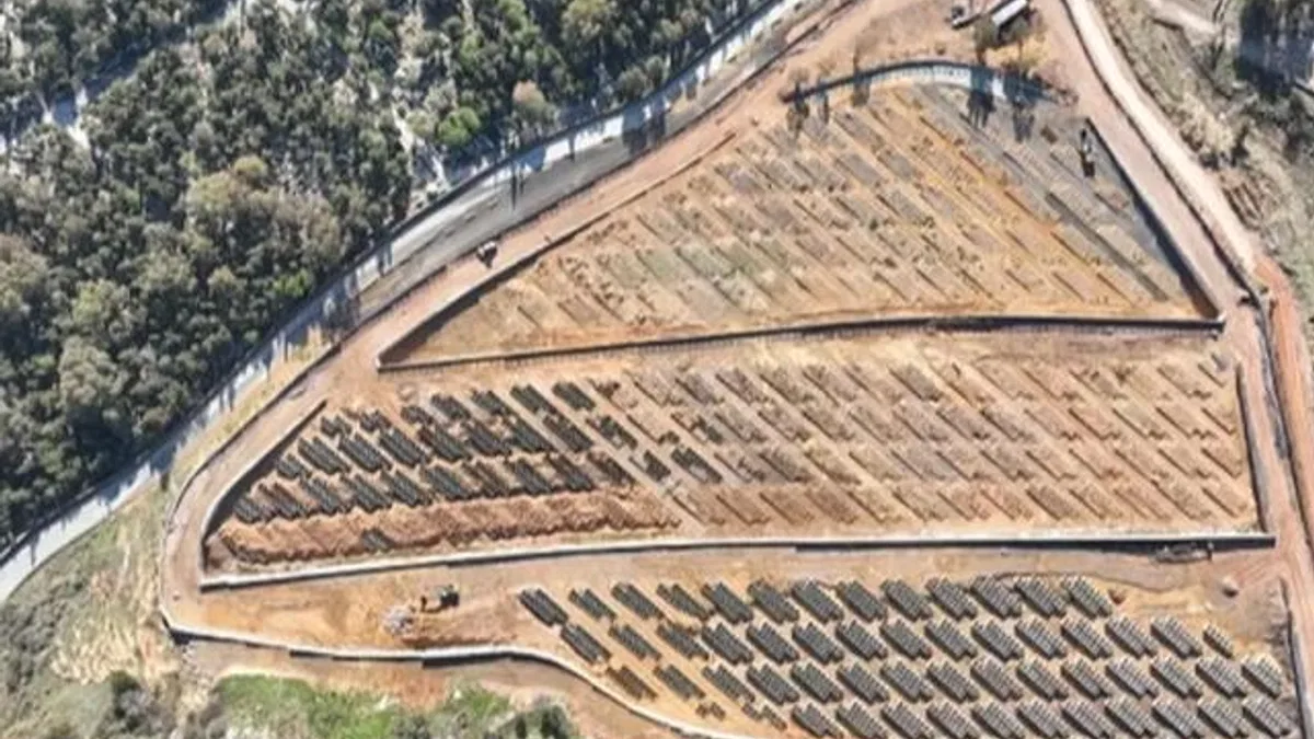 İzmir Örnekköy’e çift katlı mezarlık geliyor