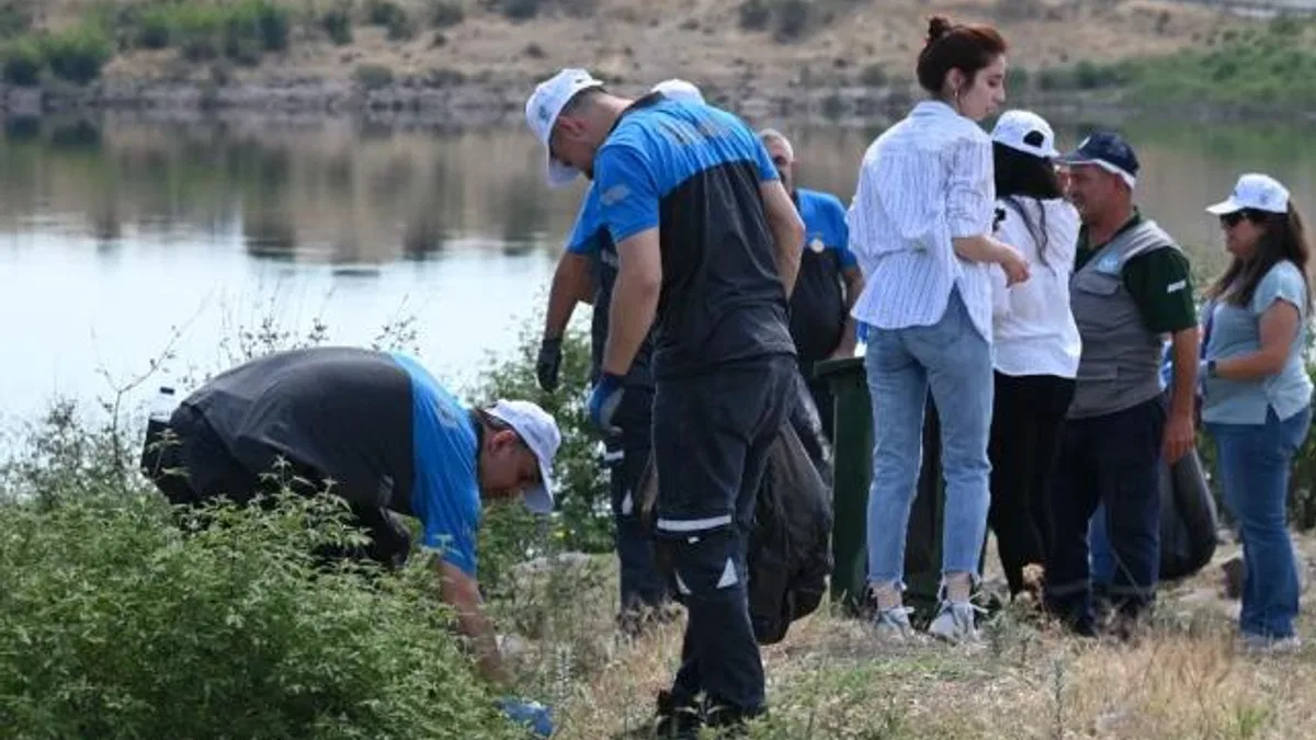 500 gönüllü Bağ Yolu Gölet temizliğinde buluştu