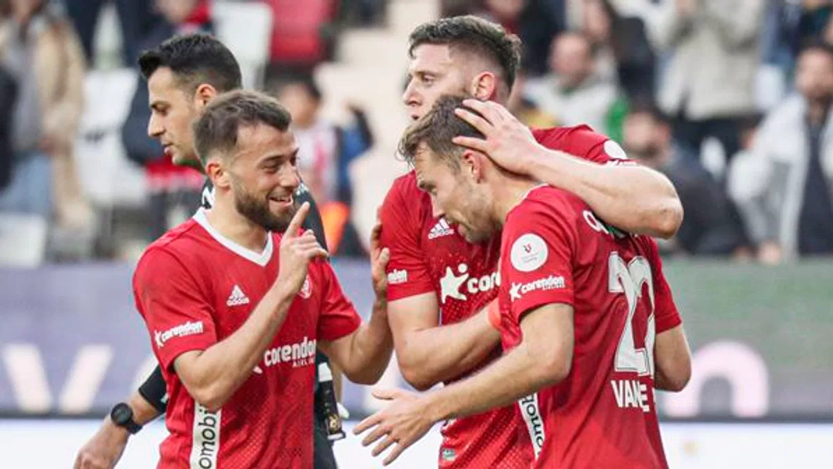 Onvo Antalyaspor 2-0 Bellona Kayserispor (Maç Sonucu) Antalya evinde kazandı!