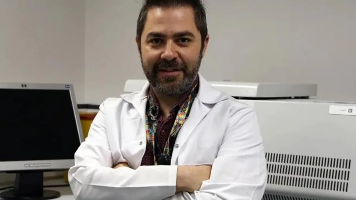 Enfekte kişiyle yakın temas yoluyla insandan insana yayılıyor!