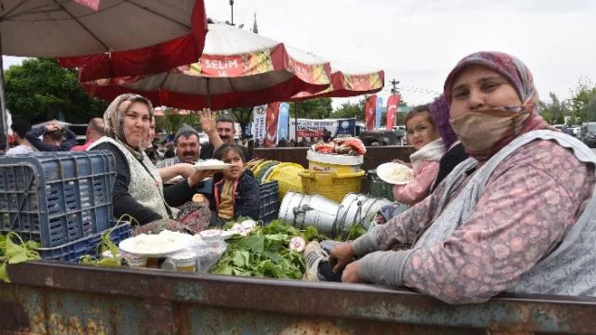 Yeni hal sezonu Turgutlu Sebze ve Meyve Hali’nde dualarla açıldı