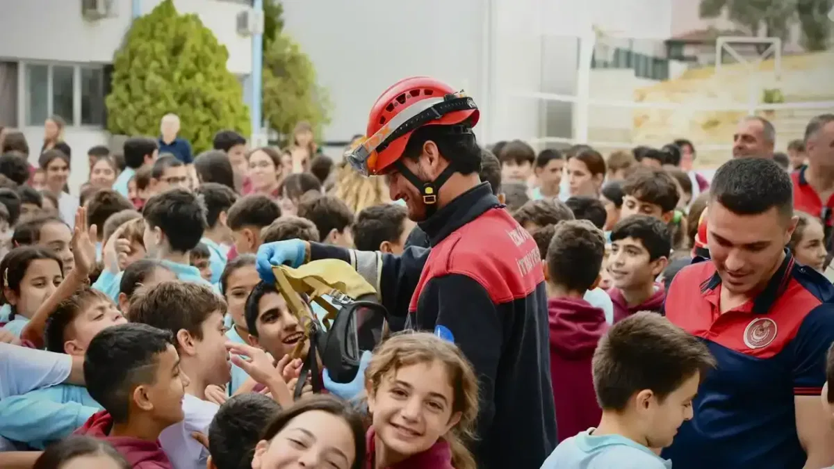 İzmirli öğrencilere nefes kesen yangın tatbikatı