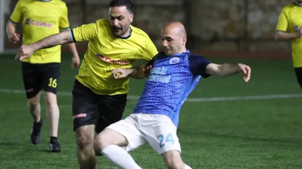 Bursa Gemlik Emek Turnuvası iki maçla başladı