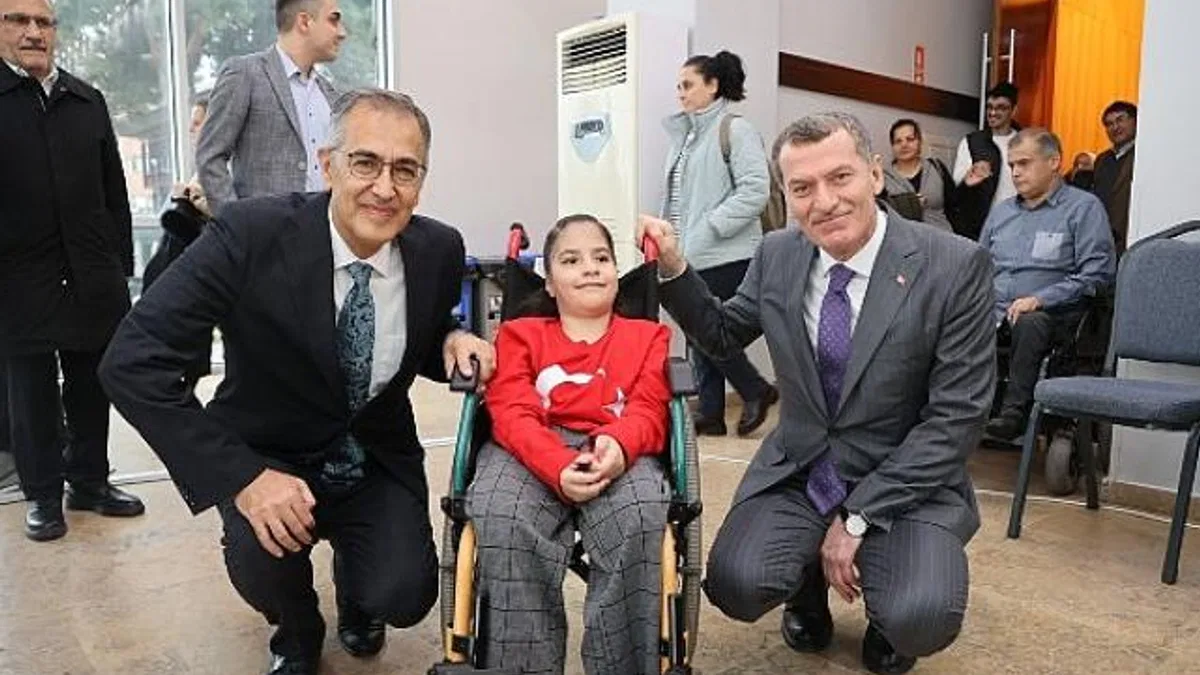 Zeytinburnu Belediyesi AKDEM ve Biruni Üniversitesi’nden Engelleri Kaldırmak İçin İş Birliği