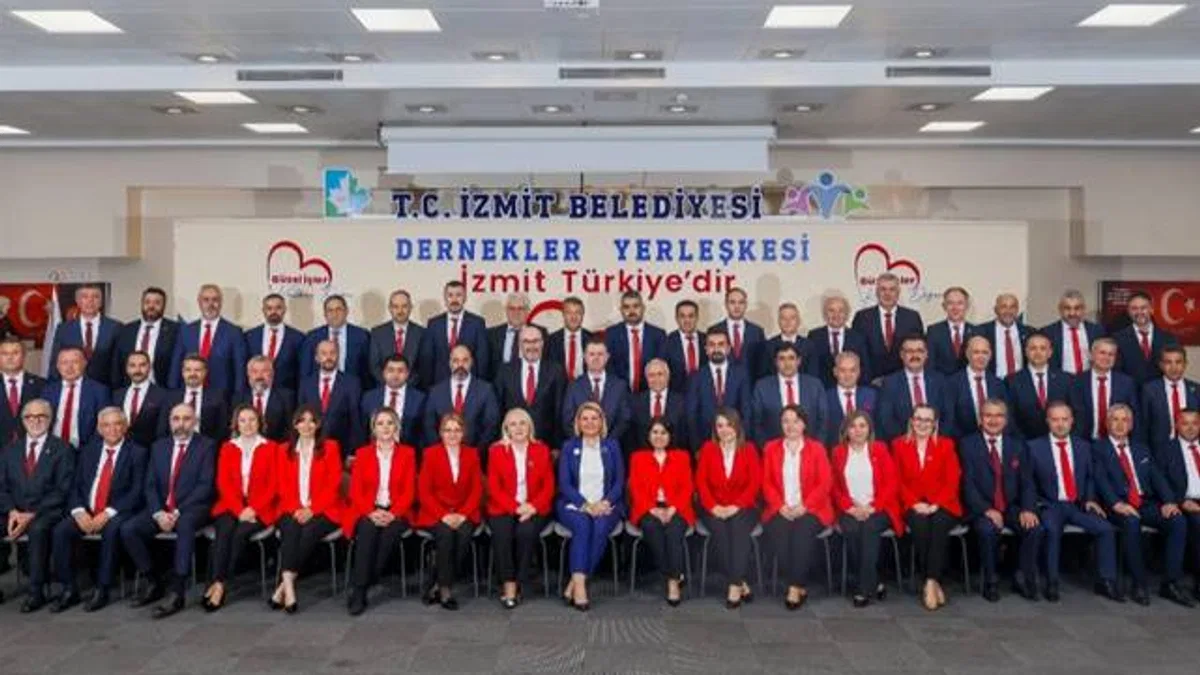 İzmit yeni döneme güçlü kadro ile başlıyor