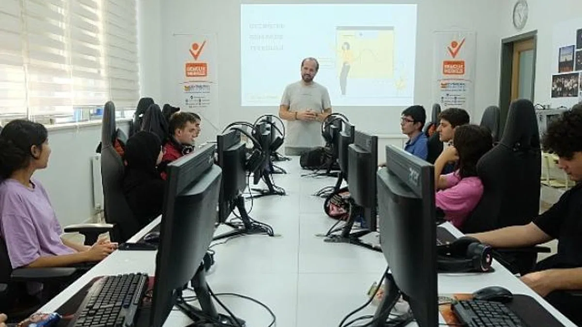 Zeytinburnu Gençleri 3D Dünyasını Keşfediyor! Ücretsiz Atölye Kayıtları Başladı..!