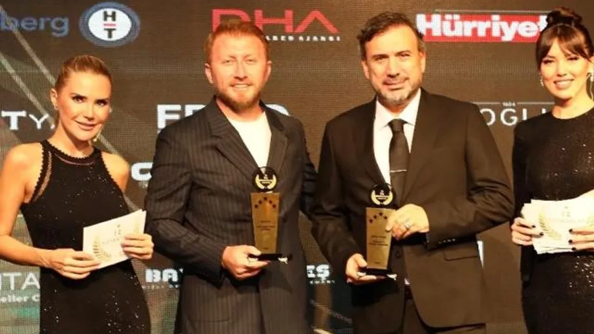 Ünlü isimler ‘İz Bırakanlar’ zirvesinde buluştu