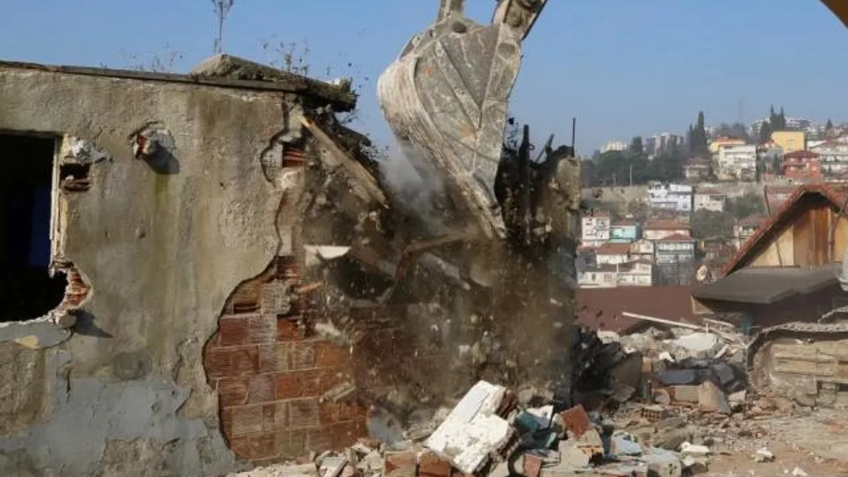 Kocaeli Cedit’te 7 bina daha yıkıldı