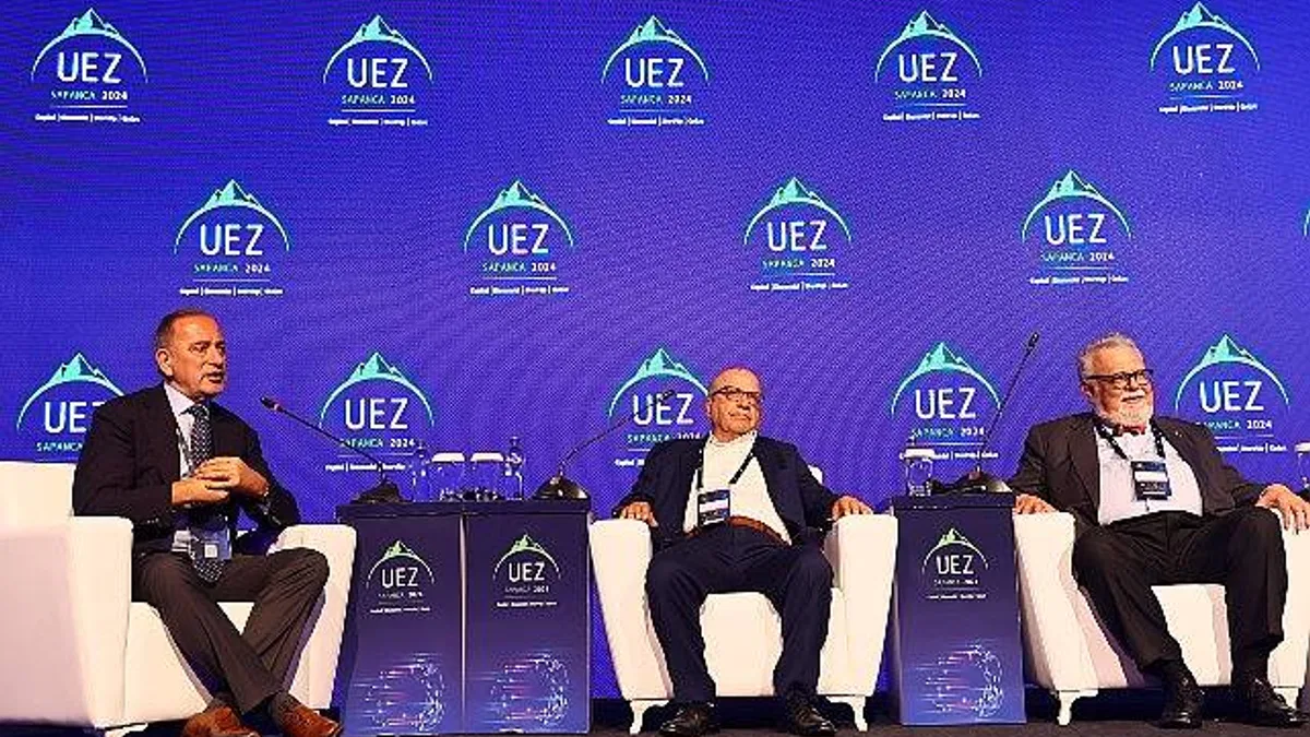 Ünlü Akademisyenler UEZ Sapanca 2024’te Felsefe ve Modern Bilimi Ele Aldı
