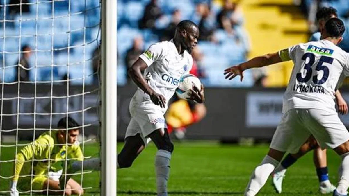 Adana Demirspor 3-5 Kasımpaşa (Maç Sonucu) Bol gollü maçın kazananı Kasımpaşa