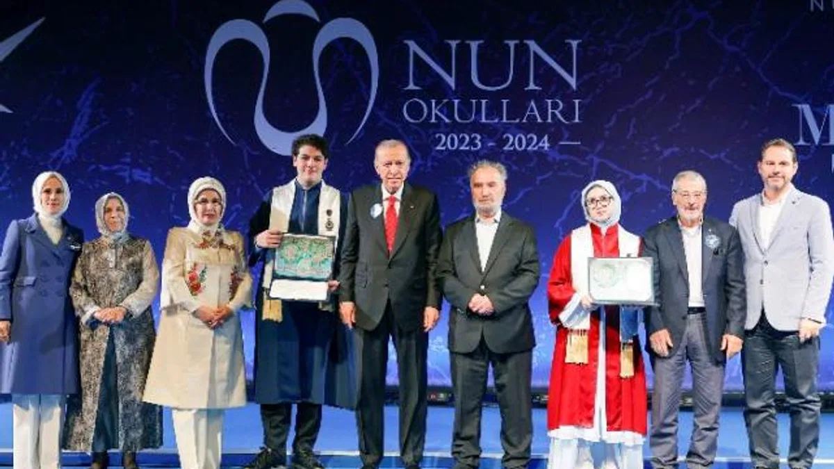Erdoğan, torununun mezuniyetine katıldı