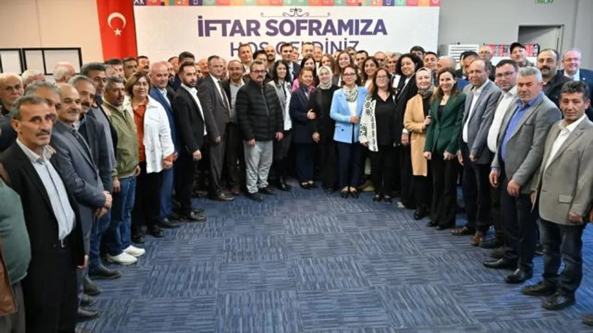 Manisa’da Başkan Zeyrek muhtarlarla iftarda buluştu