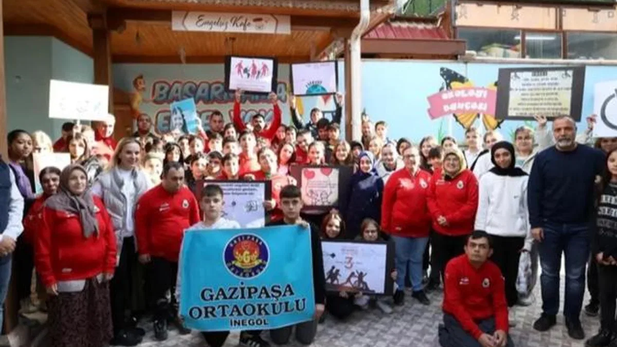 Bursa İnegöl’de Engelsiz Yaşam Merkezi’ne sürpriz ziyaret