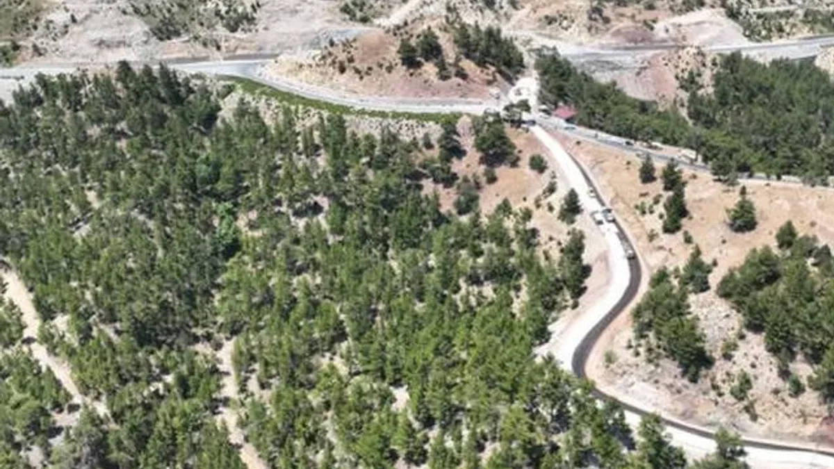 Antalya Büyükşehir’in kırsalda yol atağı sürüyor