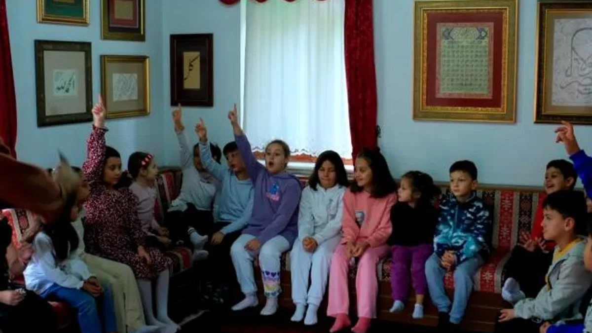 Kocaeli’de çocuklar Mesnevi hikâyelerini sahneledi