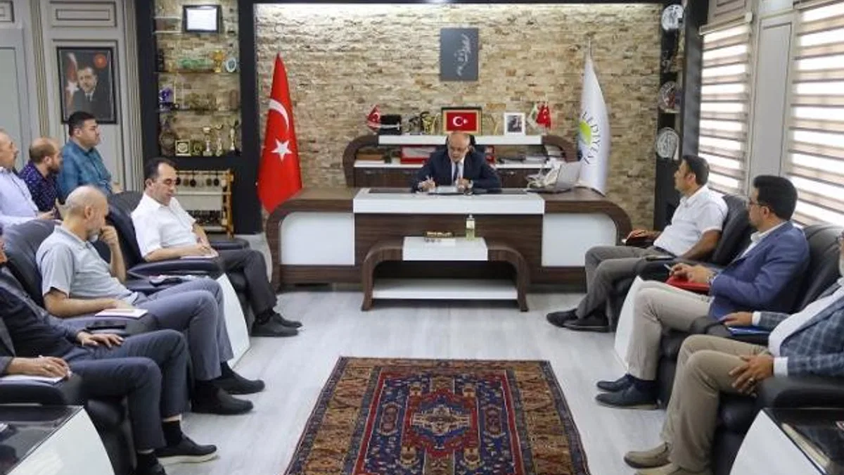 Başkan Öztürk birim müdürleriyle toplantı yaptı
